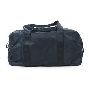Lululemon Classic Workout Fast Track Duffle Bag